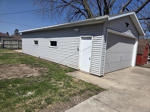 4th image of 2230 S 10th STREET