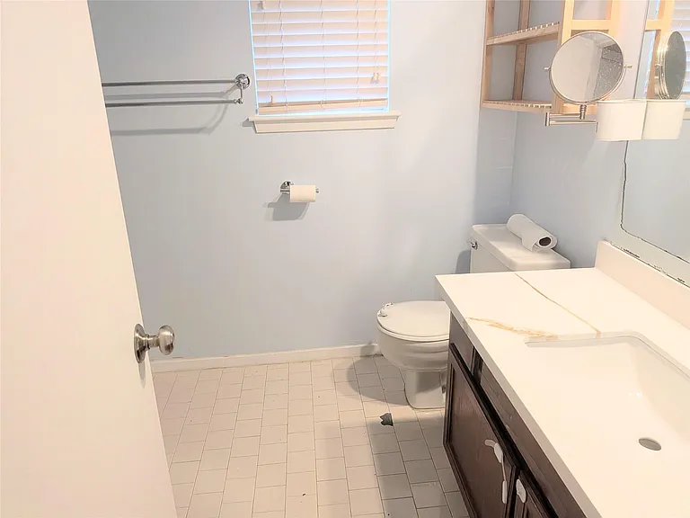 6223 Gladewell Dr — Photo 5