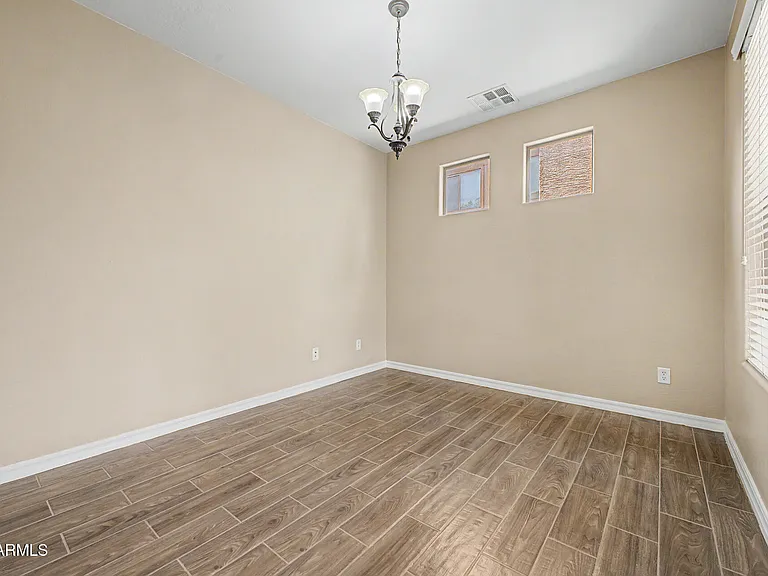 15155 N 145th Ave — Photo 8