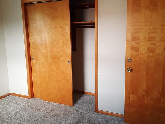 4th image of 1890 NW Washington Blvd APT 4