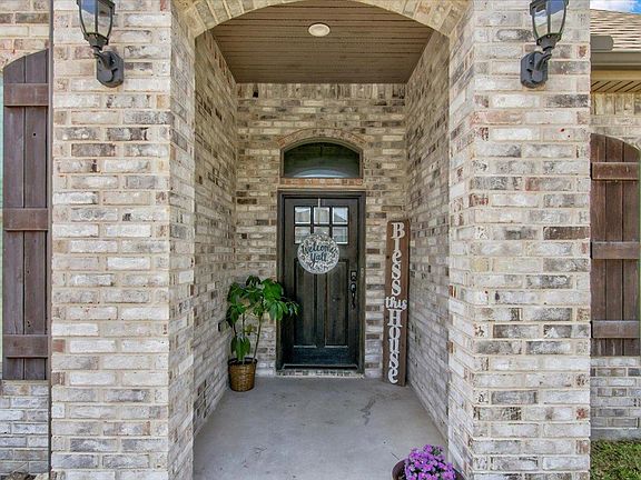 3rd image of 9675 Mistletoe Dr
