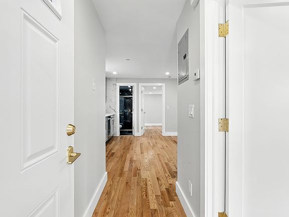5th image of 61 Howard St #1