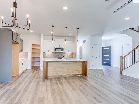 5th image of 8441 W 37th St N