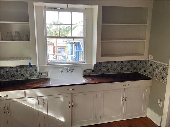 2nd image of 3806 Avenue P