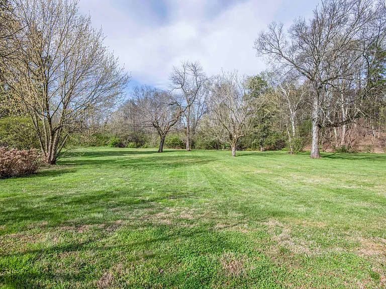 121 Ida Hertzler Ln — Photo 22