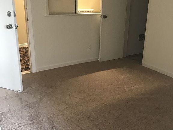 3rd image of 622 Victorian Ave APT 12