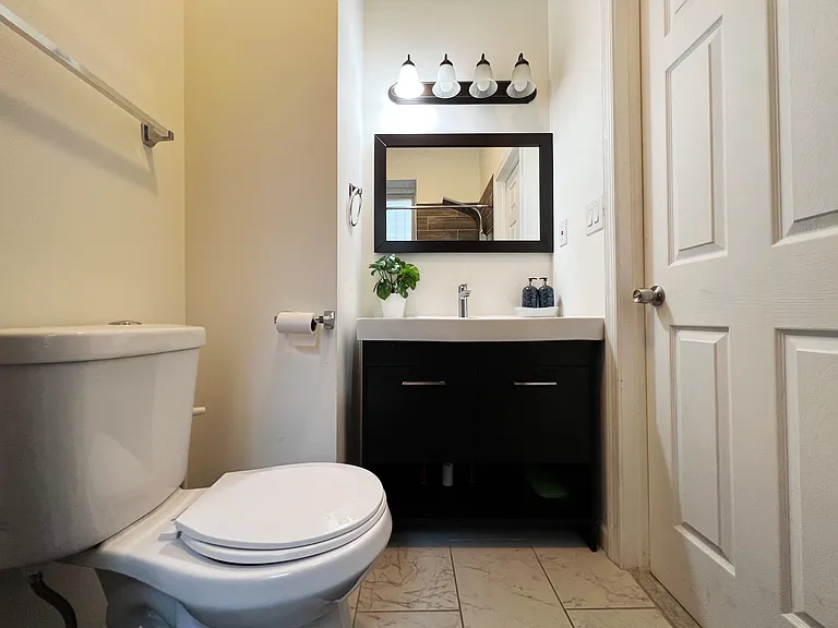 2402 Spruce St #1F — Photo 16