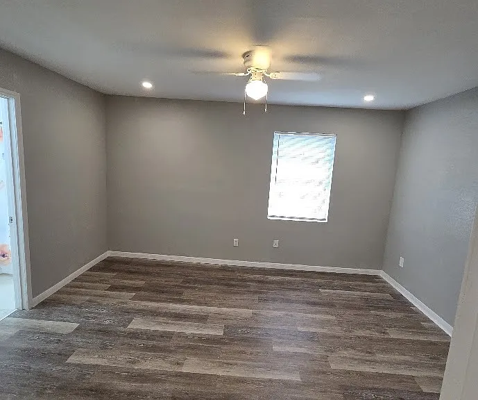 716 W Avenue I — Photo 6