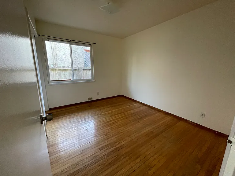 1357 Curtis St — Photo 15