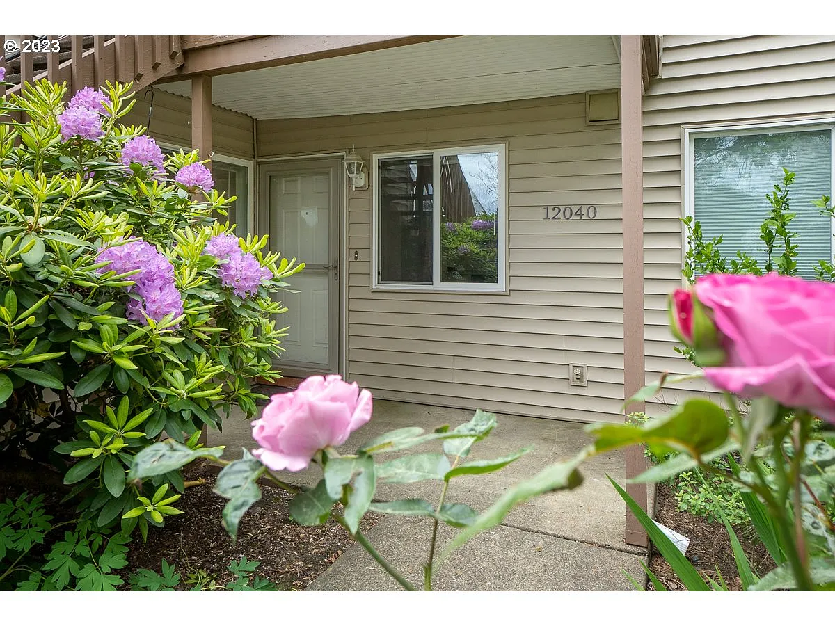 12040 SW Conestoga Dr photo 1