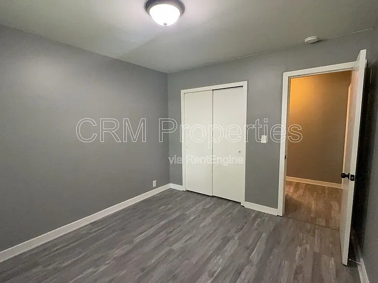 3413 N Milton St — Photo 19