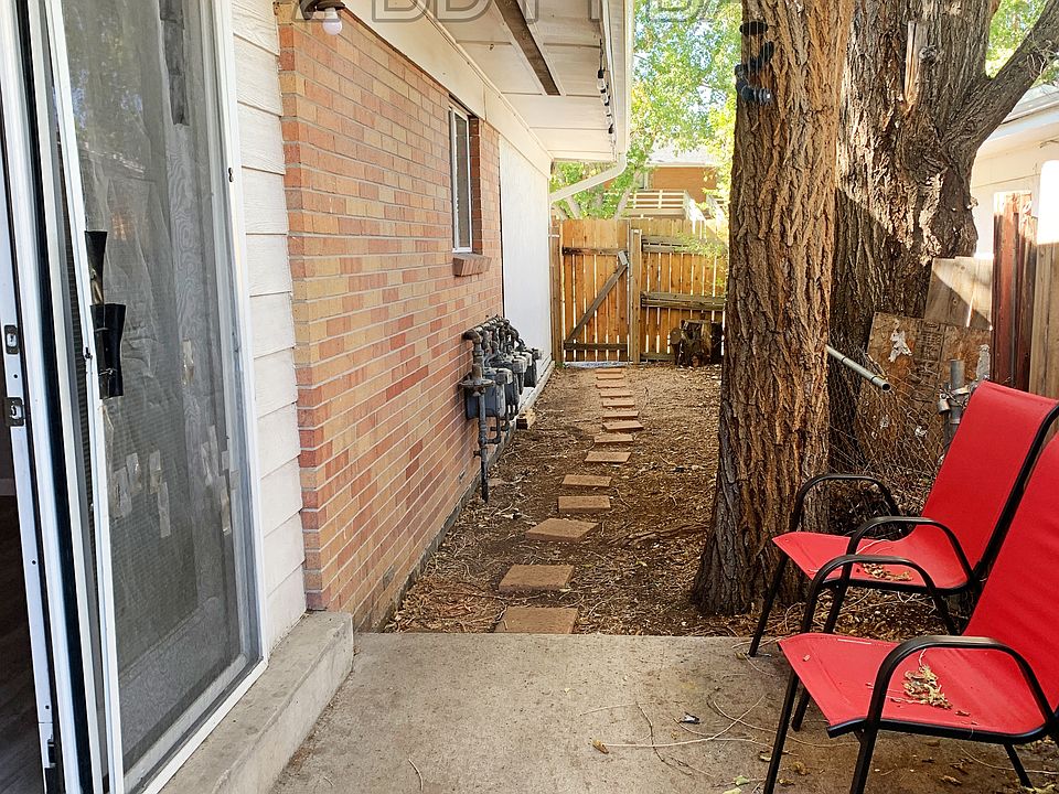 Private Patio/Side Yard