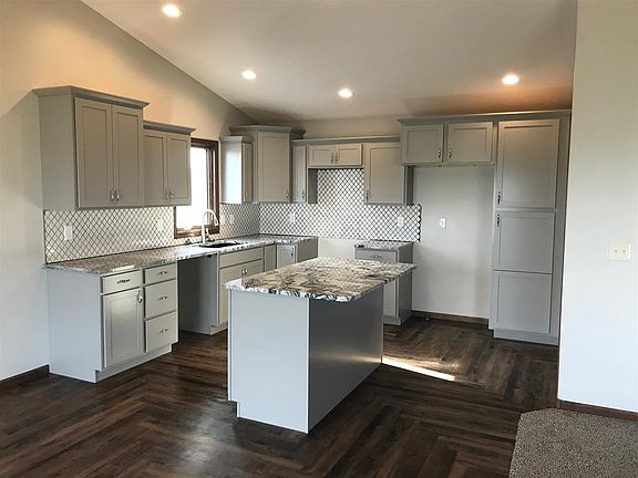 5th image of 1904 E 58th St