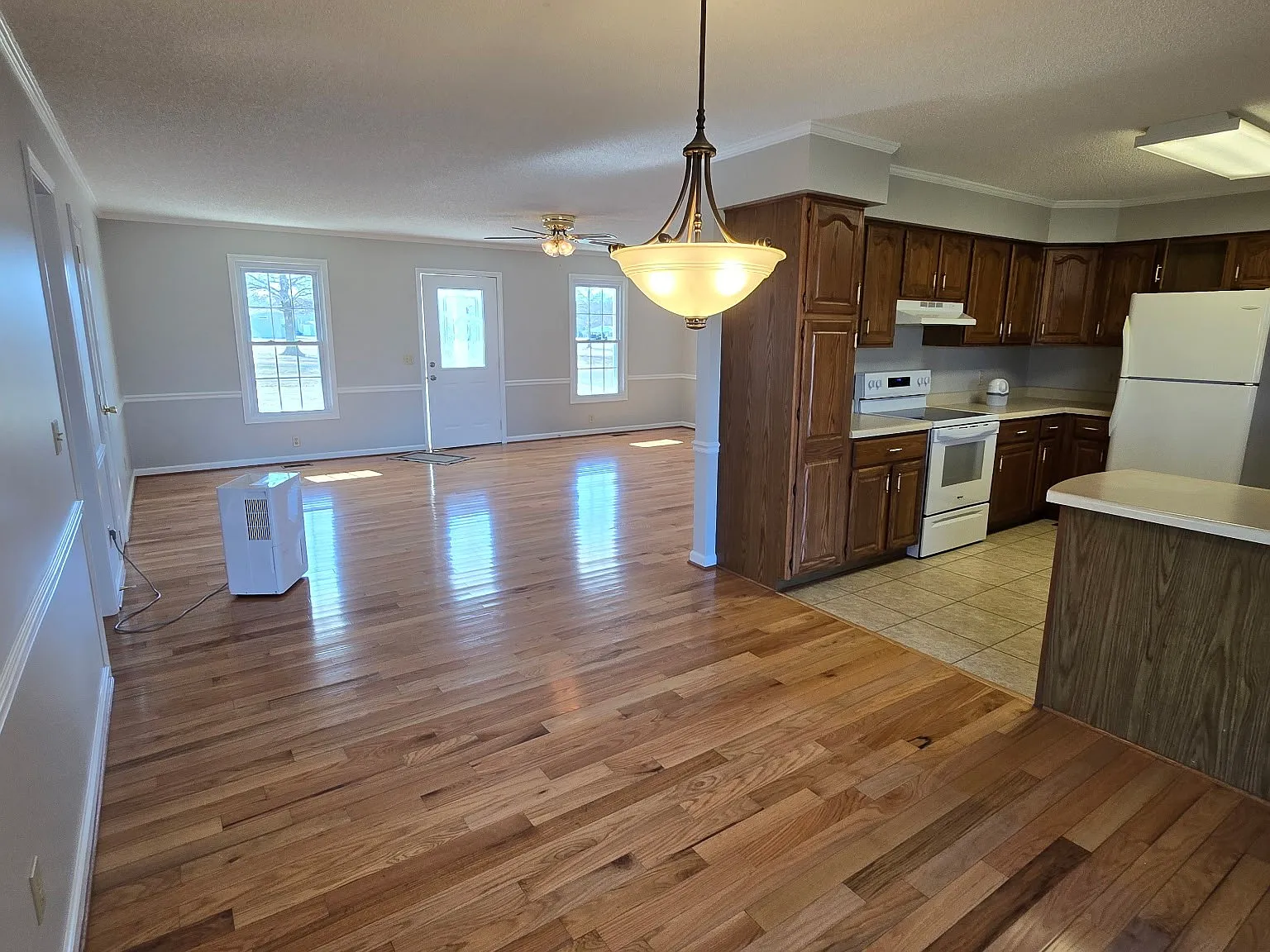 3 bed, 2.5 bath, $1,800 — Photo 3