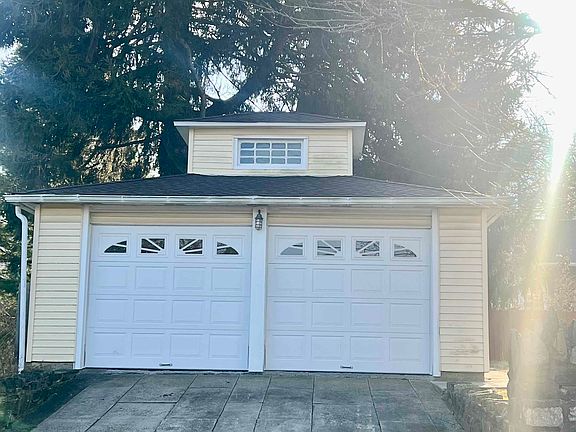 4th image of 2729 Cedar Ln #1