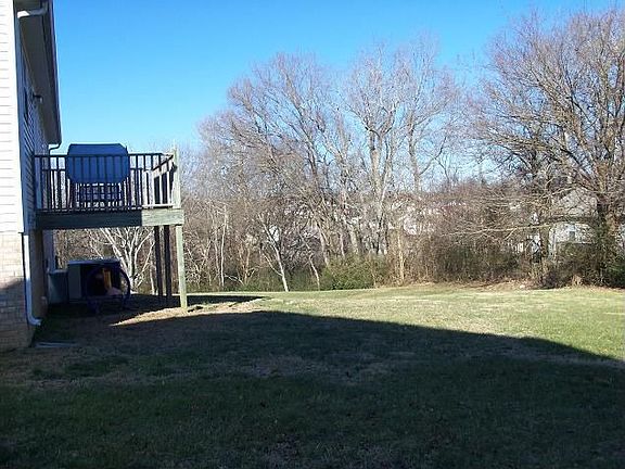2nd image of 929 Creekview Dr
