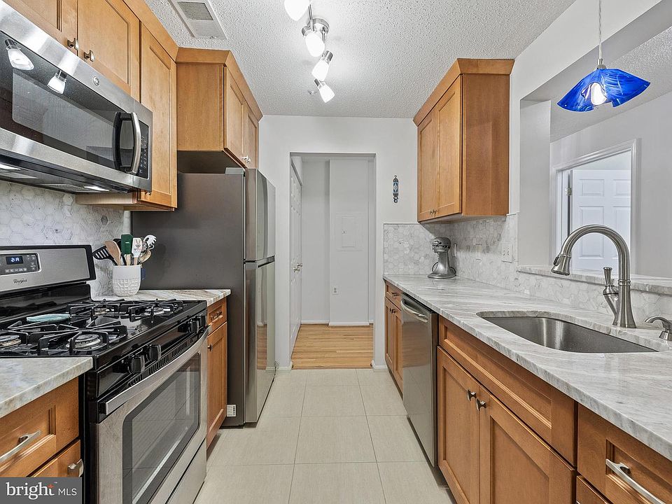 1st image of 10009 Vanderbilt Cir APT 6-5