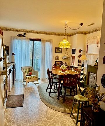 3rd image of 7237 Oak Ridge Pl