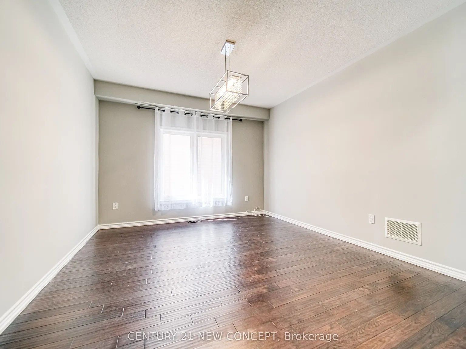 4 bed, $3,850 — Photo 4