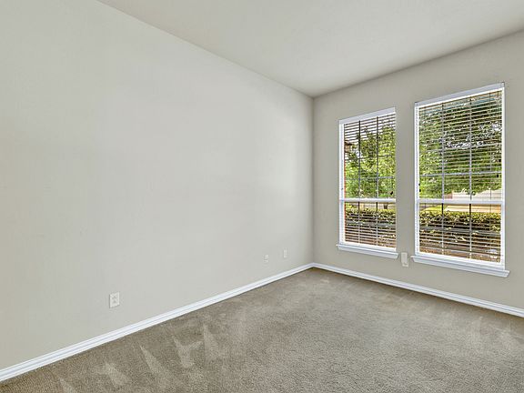 4th image of 729 Red Elm Ln