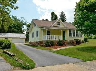 483 N Country Club Rd, Brevard, NC 28712