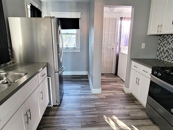3rd image of 4719 S Wilton Pl