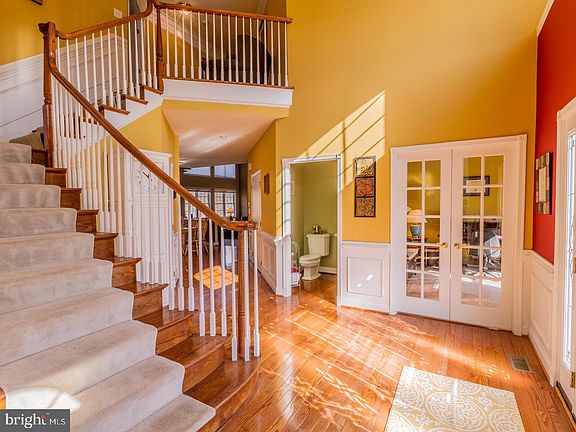 3rd image of 21 Waterton Dr