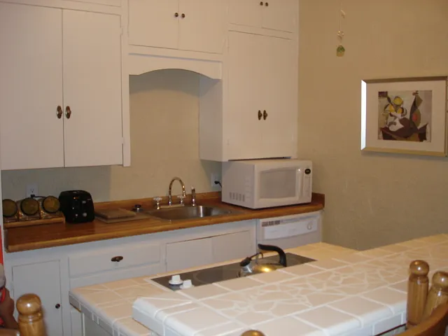 2 bed, 1.0 bath, $1,400 — Photo 4