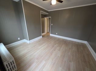 121 Mulberry St, New Eagle, PA 15067