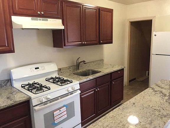 3rd image of 5811 Sylvester St