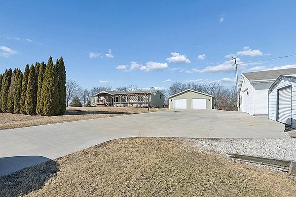 1st image of 735 Diamond Trail Rd