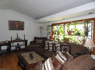 2895 Kent Rd, Stow, OH 44224