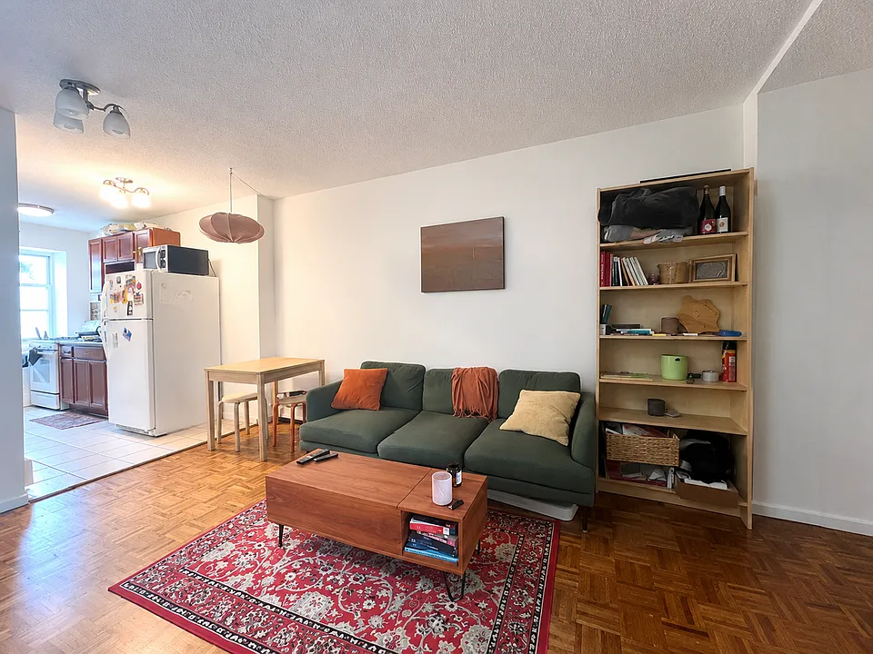 72 Hart St #3