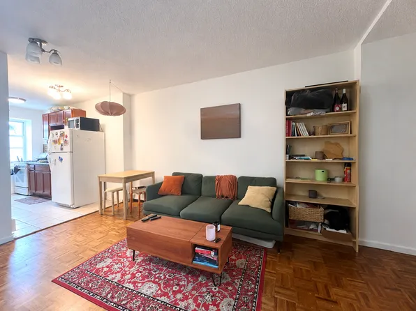 72 Hart Street image 1 of 17