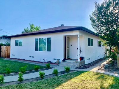 2221 B St, La Verne, CA, 91750