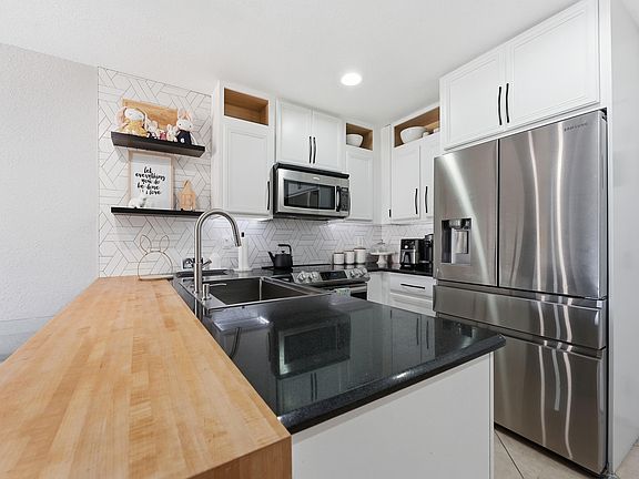 2nd image of 2197 SW Rockport Road