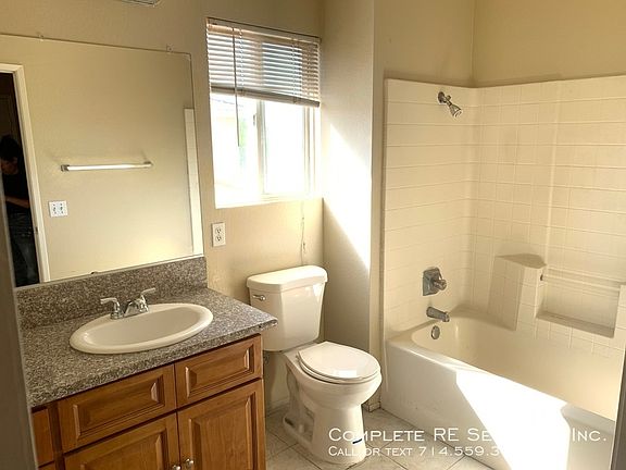5th image of 16326 Greenfield St