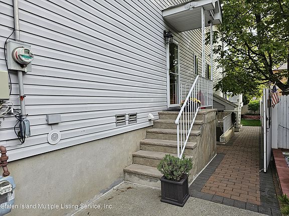 4th image of 201 Bionia Ave
