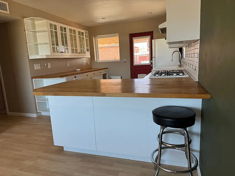 1608 E Copper St — Photo 5