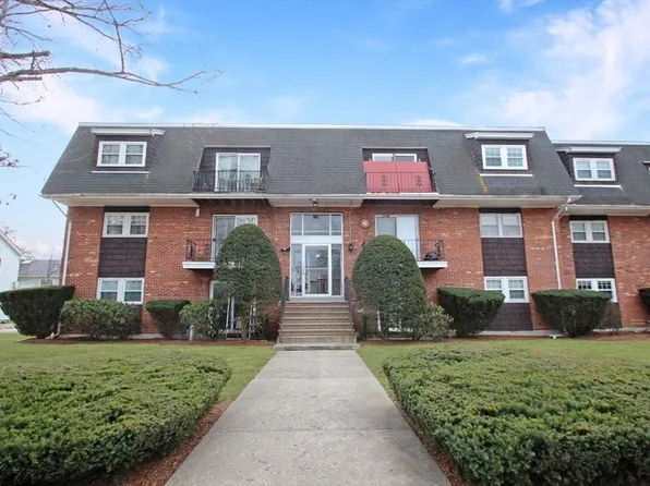 23 Pilgrim Cir APT D, Methuen, MA 01844