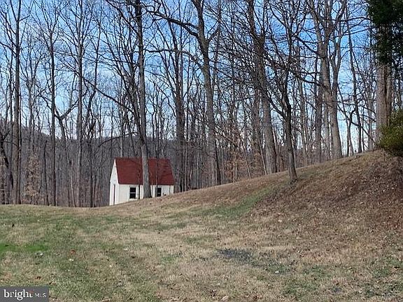 3rd image of 6102 Saints Hill Ln