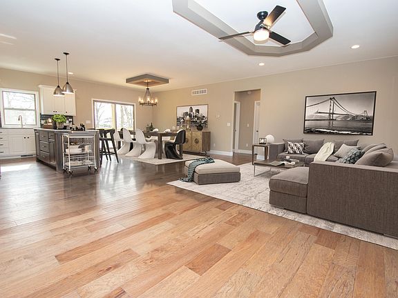 2nd image of 5605 Weston Pl