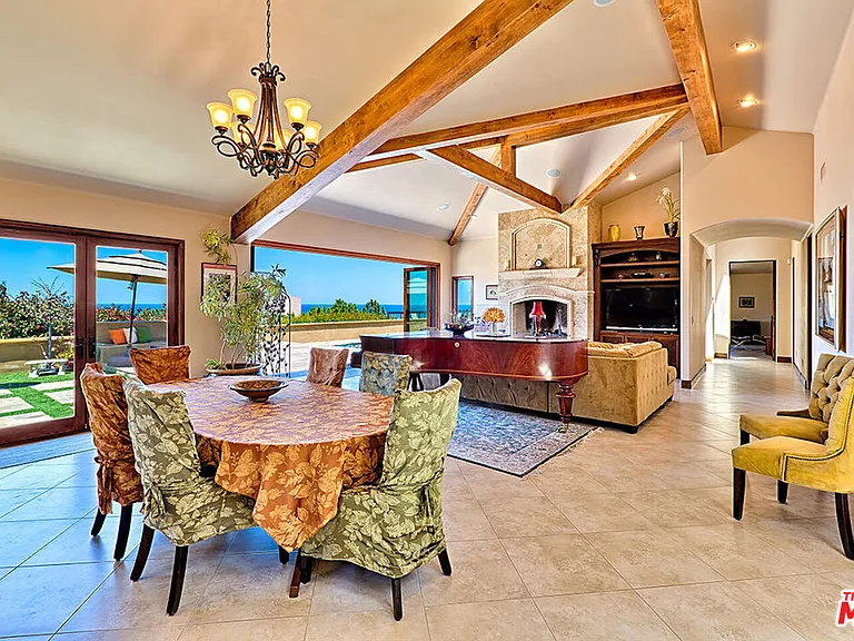 2624 Costebelle Dr — Photo 7
