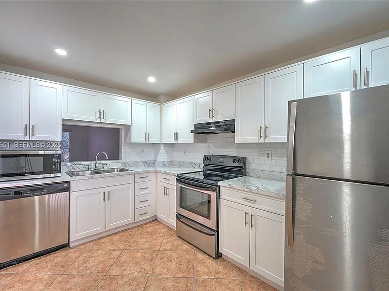 1200 NW 87th Ave #410 — Photo 12