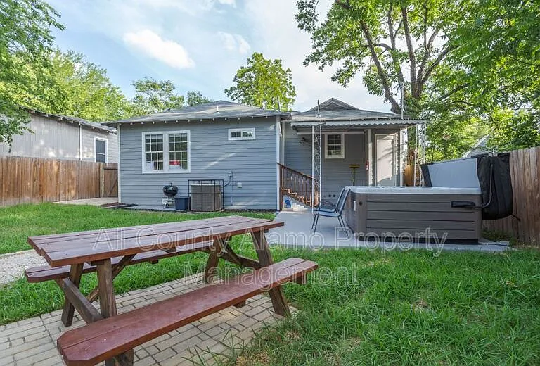 1031 W Gramercy Pl — Photo 23