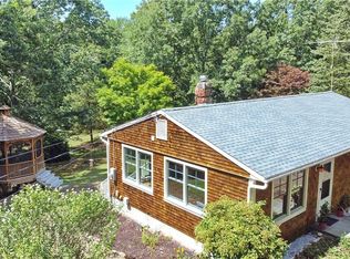 406 Lowell Davis Rd, North Grosvenordale, CT 06255