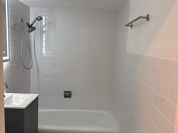 4th image of 17385 70th Ave #11392137