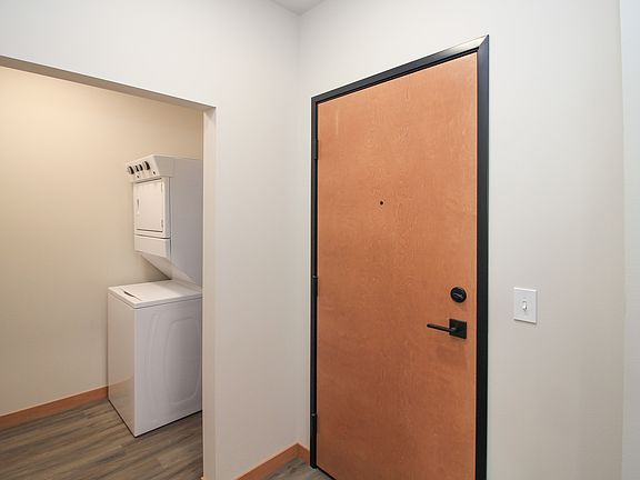 4th image of 618 Campanile Ave #304