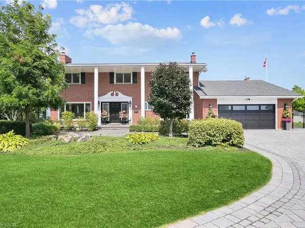 10 Azalea Ct, Hamilton, ON L8J 1K4