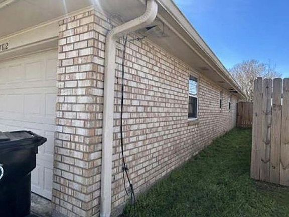 3rd image of 7812 Scottwood Dr